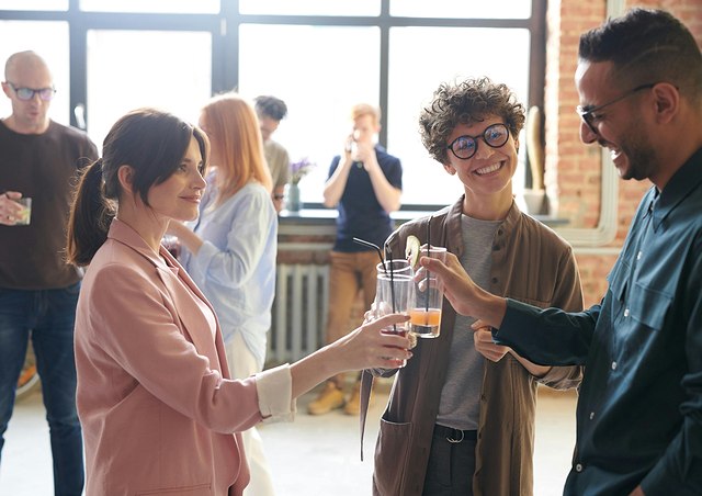 4-networking-pexels-fauxels-640x452 Networking